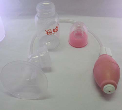 嬰兒寶奶瓶?jī)捎檬謩?dòng)便攜式吸乳器